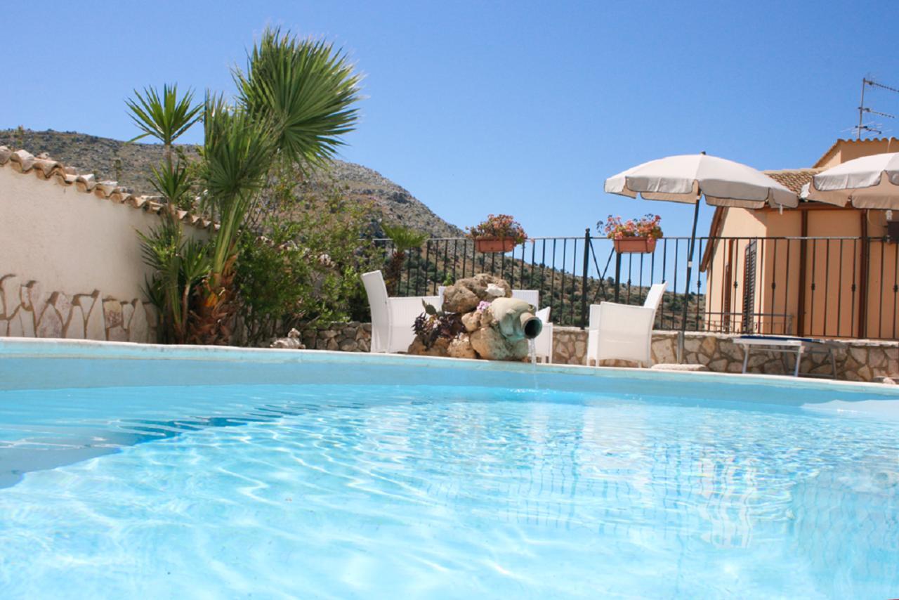 Casa Vacanze Il Cortile Custonaci Ngoại thất bức ảnh